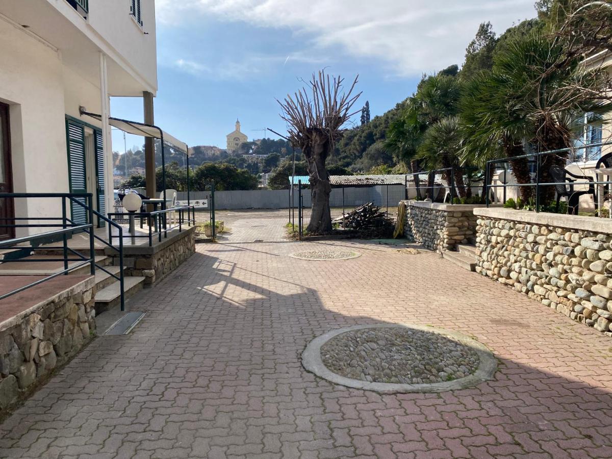 Blue Beach Bussana Nuova Eksteriør billede