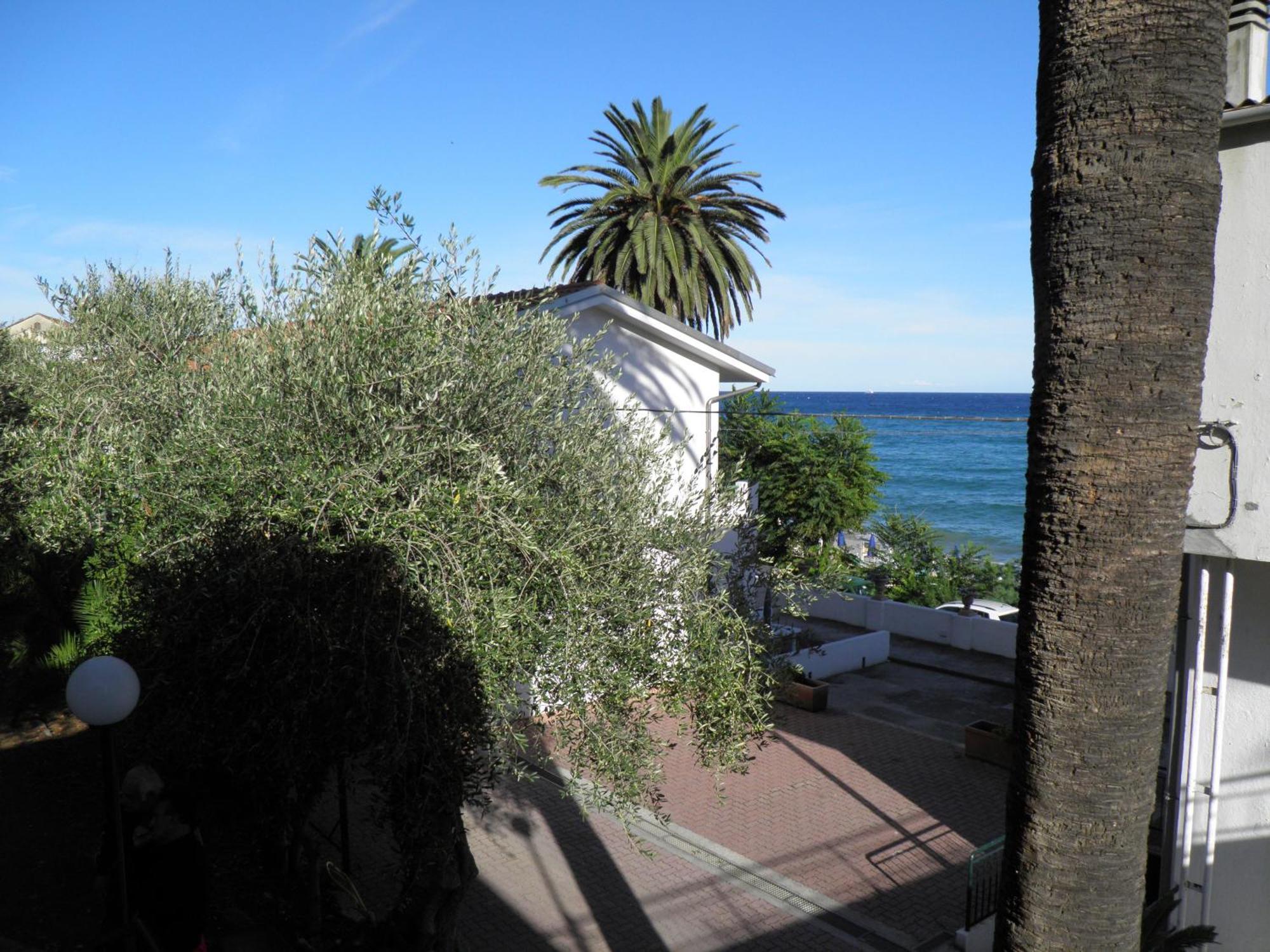 Blue Beach Bussana Nuova Eksteriør billede