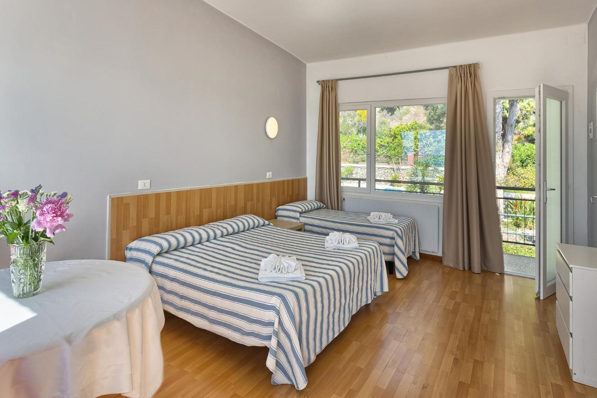 Blue Beach Bussana Nuova Eksteriør billede